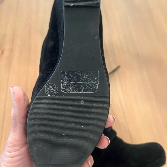 Black suede ankle boots, lace up, Sole Society, size 7 - Picture 2 of 5